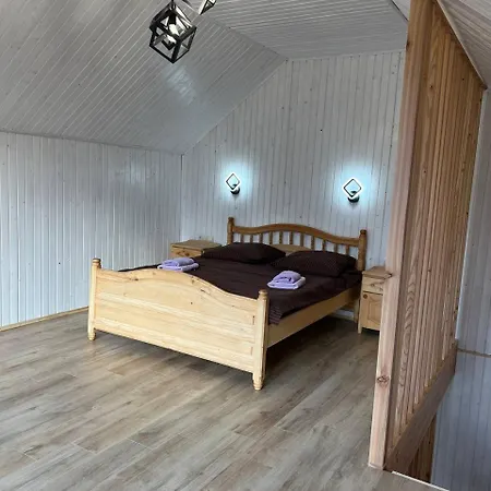 Semesterbostad гілка калини Mykulytjyn